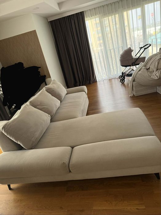 Canapea coltar extensibila cu loc de depozitare
