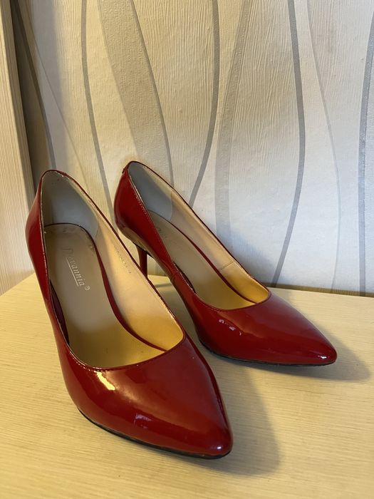 Продам туфли лодочки