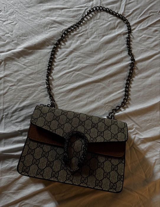 Чанта Gucci.