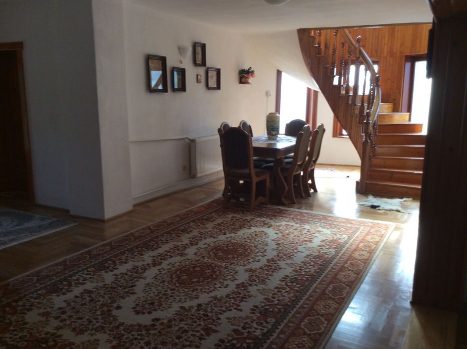 Vilă ultracentrală Gura Humorului | 6 dormitoare | Ideal pensiune / investiție