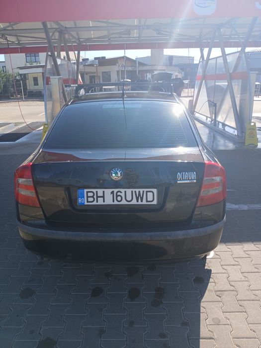 Vând scoda octavia