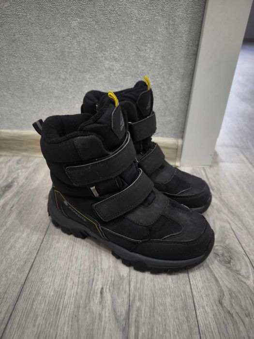 Обувь на мальчика размер 30-35