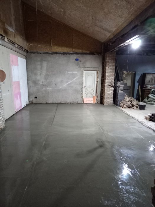 Заливка пола стяжки