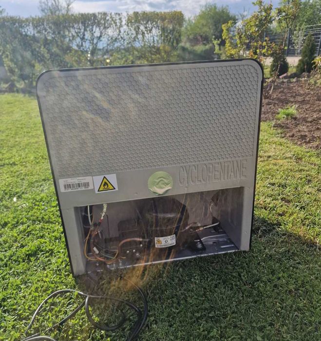 Минибар Midea Retro черен