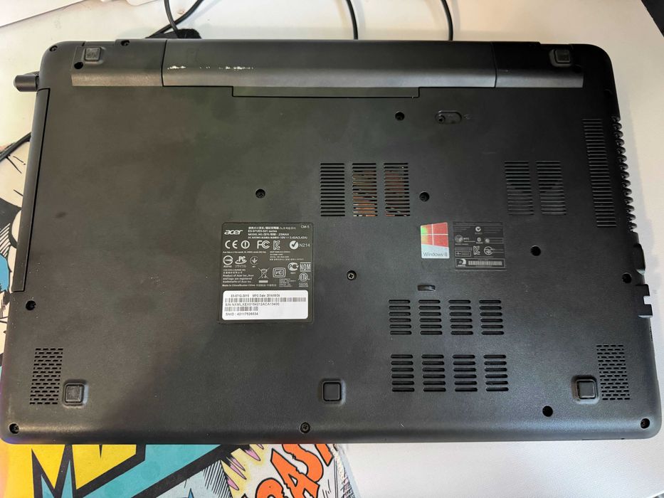 Acer Aspire E15 - i3-4030U, 12 GB RAM DDR3, GeForce 820M, 1 TB HDD