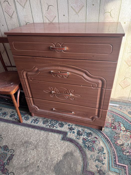 Продам комод в хорошем состоянии.