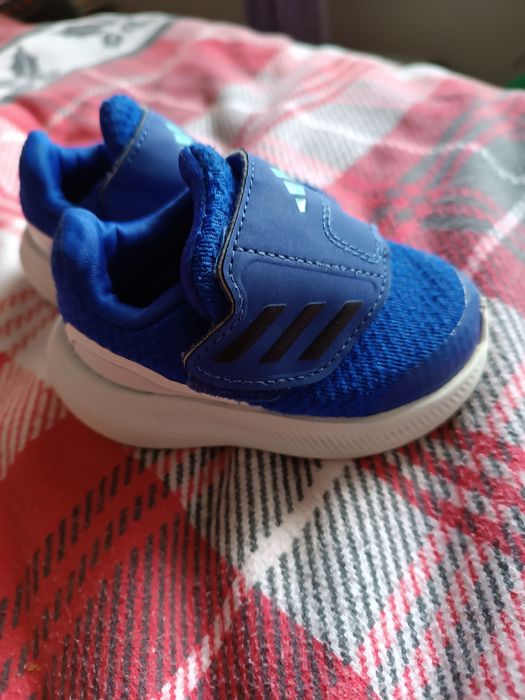 Маратонки Адидас 19 номер