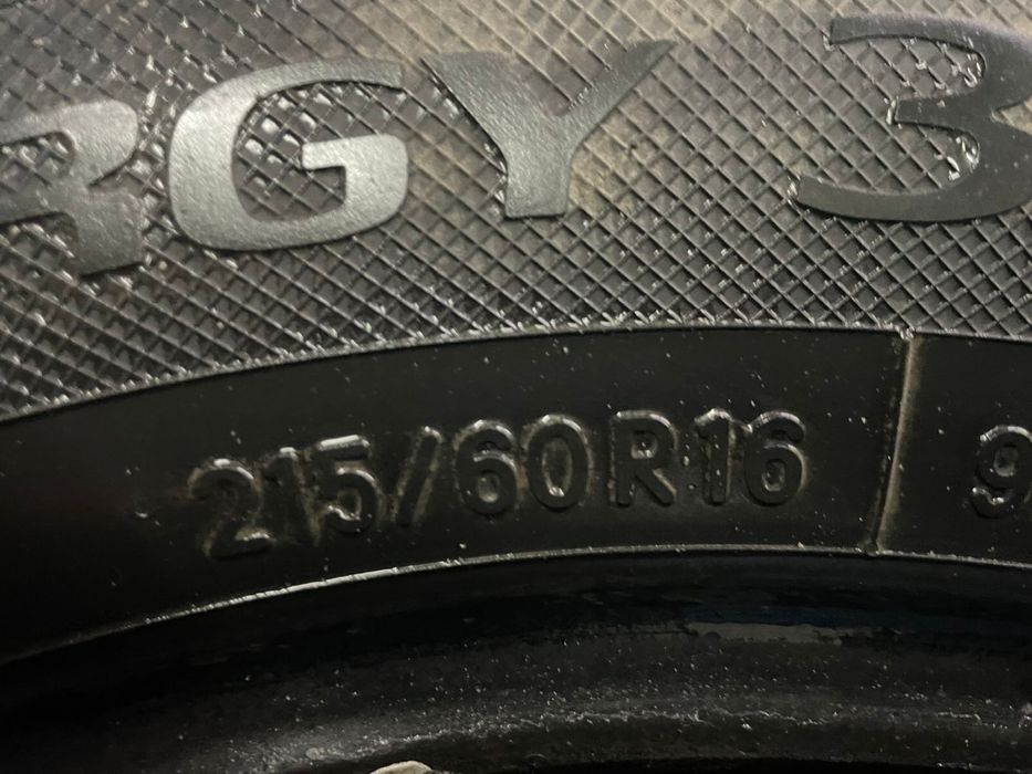 Продам резину 215/60/16 лето