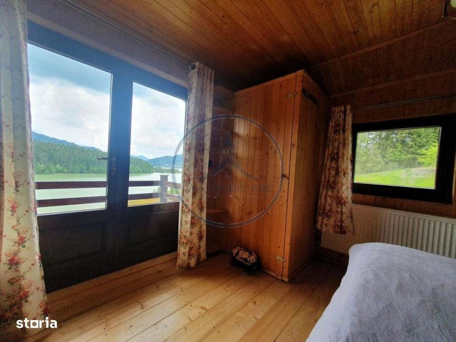Cabana cu accesc la lac, 1400mp teren Colibita