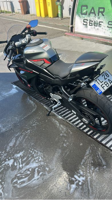 Motocicleta Cfmoto 450sr
