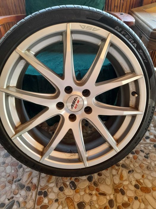 Jante plus cauciucuri de vară, mărimea 235/35ZR19. Dot 2024. Cauciucurile si jantele sunt impecabile. Nu sunt strâmbe sau sudate. Pt fi probate!