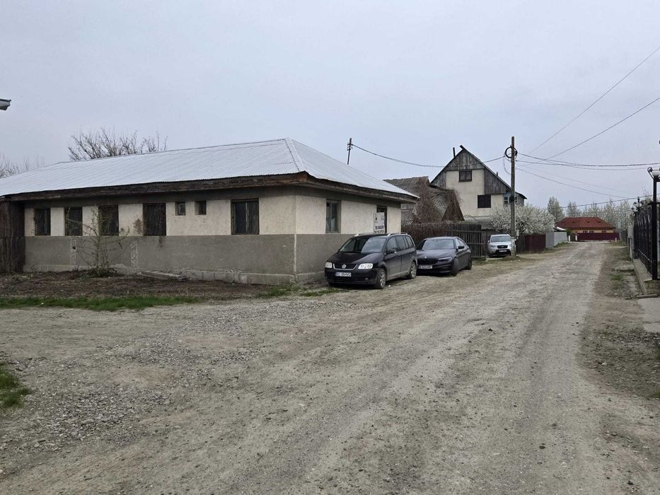 Clădire 190 m2 cu teren compact de 1000 m2 în Buhoci, toate utilitățile, pentru locuință sau activități comerciale