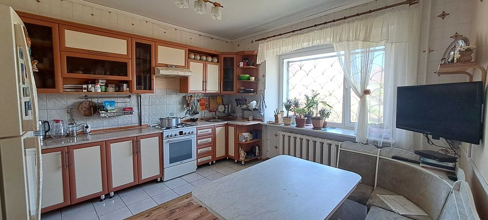 Продам дом в р-не КСК