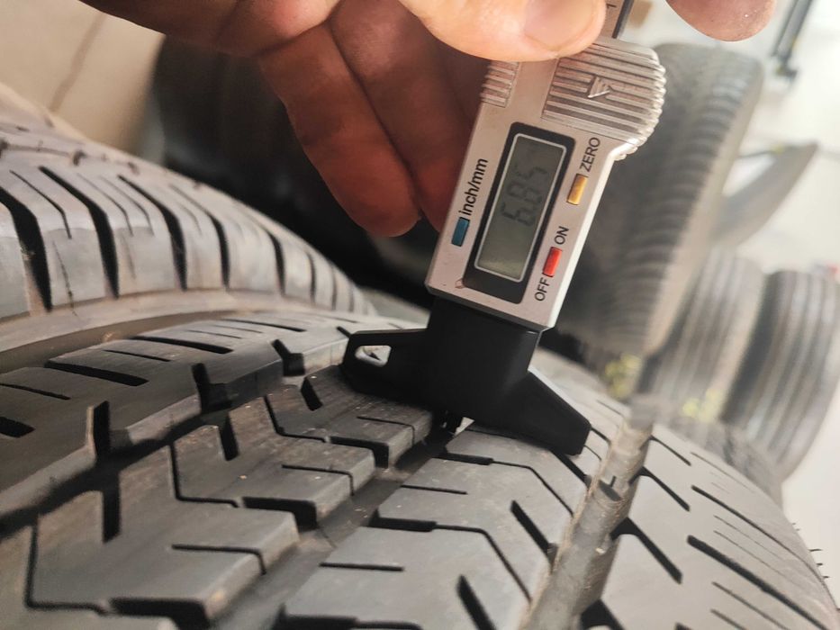 2бр.летни гуми 215/65/16C Michelin