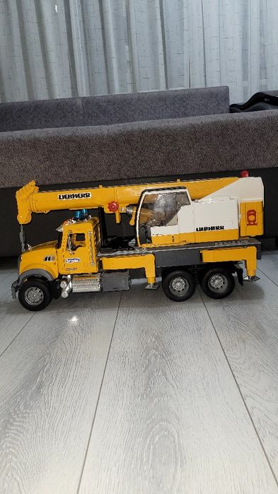 Продам машинки фирмы Bruder