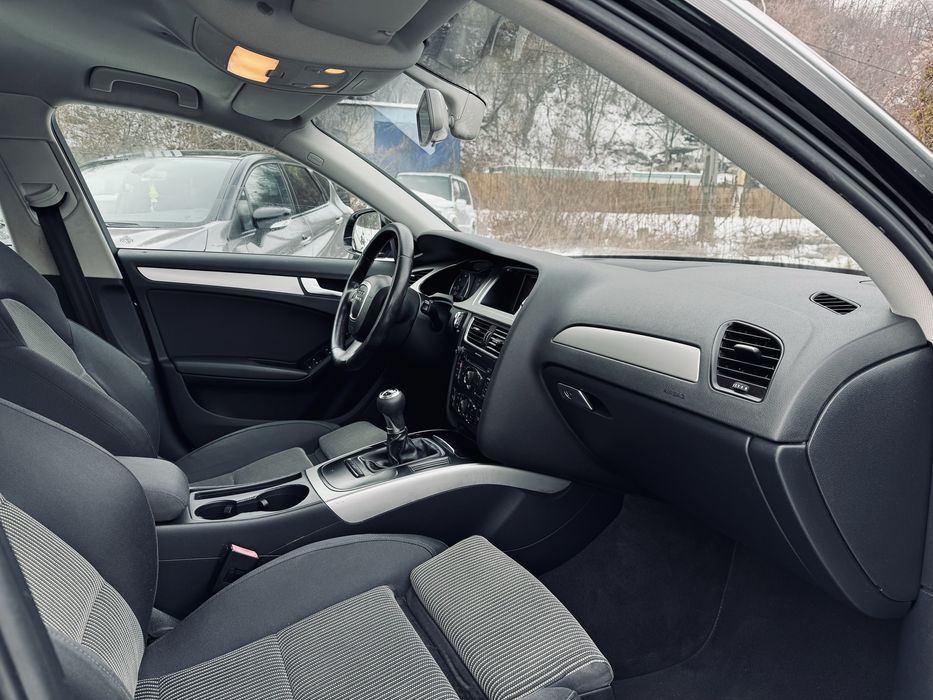 Audi A4 B8 2.0TDI *S-Line* *Euro 5*