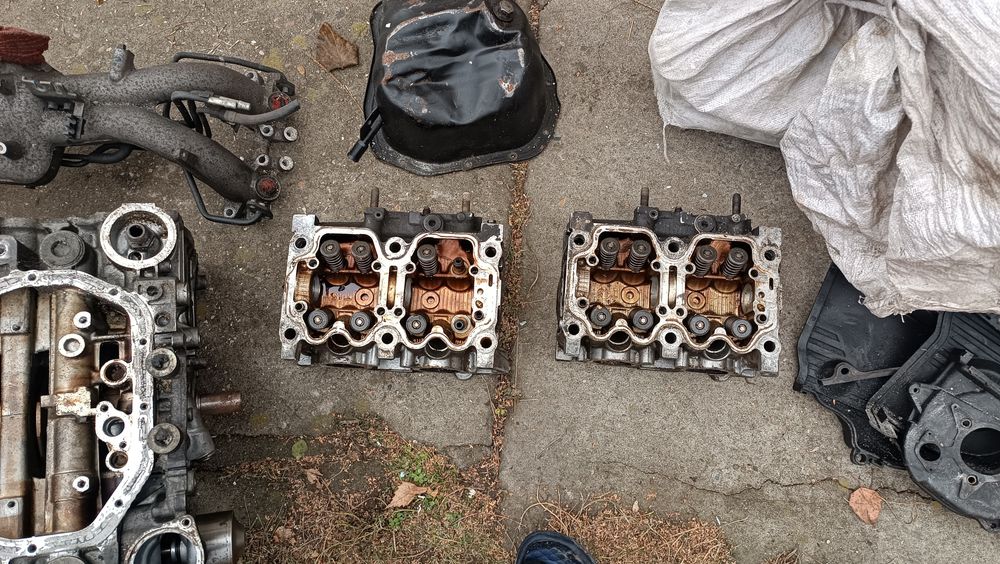 Продам головки от двигателя EJ15, Субару