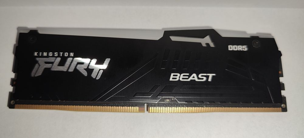 Memorie RAM Kingston FURY Beast RGB 32GB DDR5 4800MHz CL38