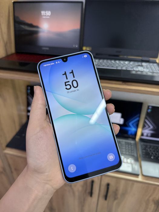 Смартфон Samsung Galaxy A17