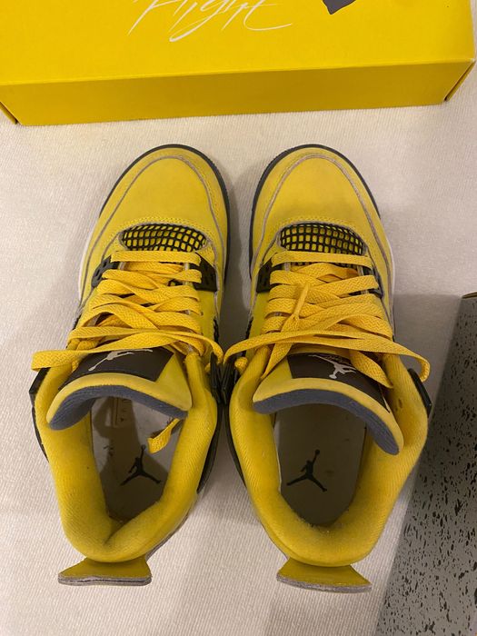 Air jordan 4 retro lighting
