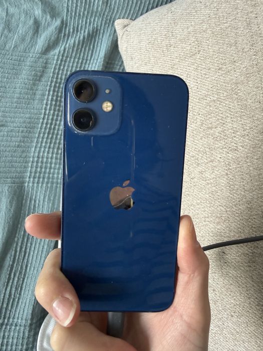 Vand iPhone 12 mini albastru, 128 GB