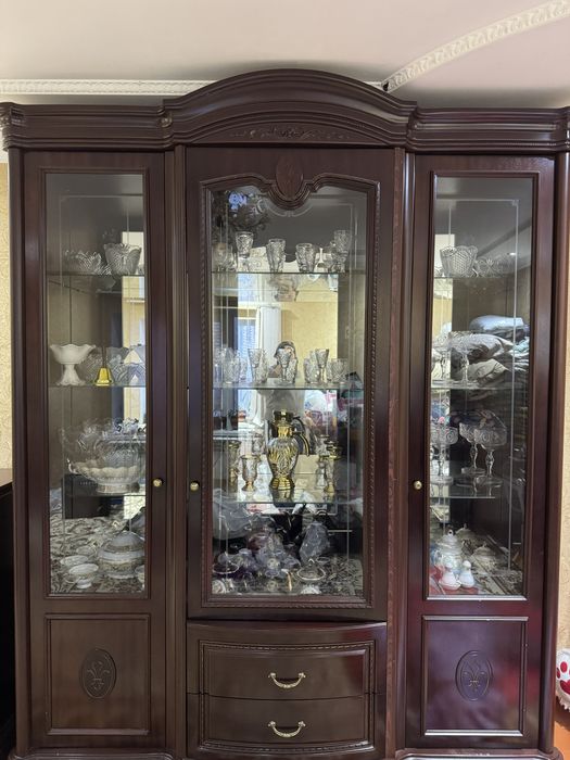 Гарнитур мебель.