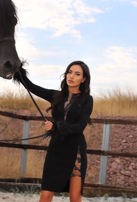 Avin Черна рокля Avin Авин