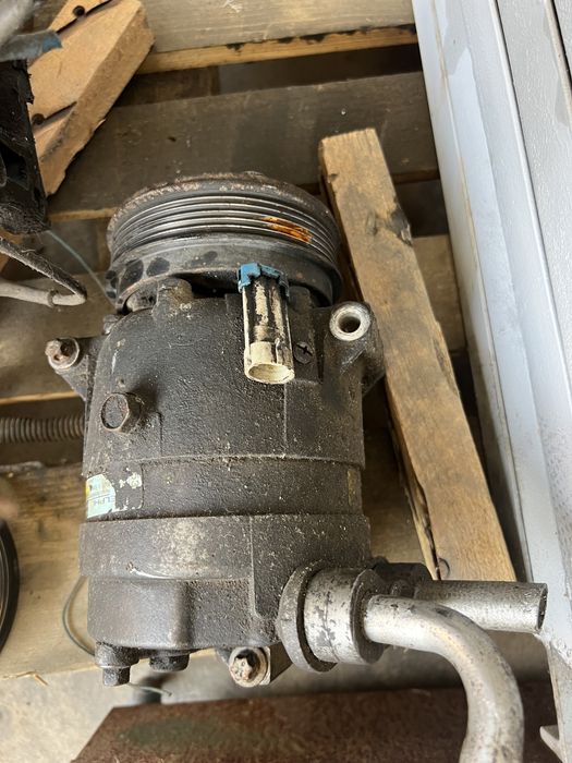 Компрессор кондиционера Опел вектра Бешка привазной