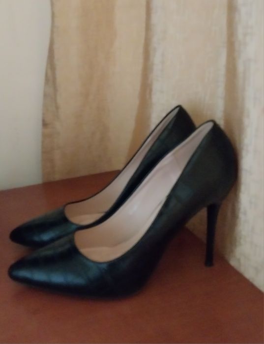 Продам туфли Casadel,срочно