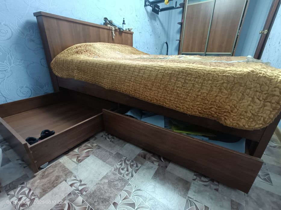 Шкаф с кроватью в продаже