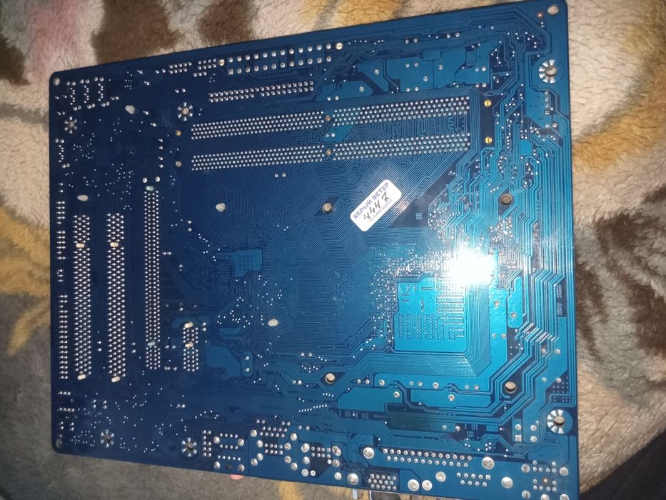Продам материнскую плату от GIGABYTE