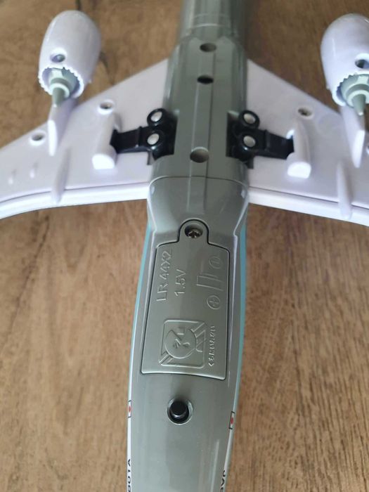 Macheta de avion ANA cu roti si cu sunet | Decoratie perfecta