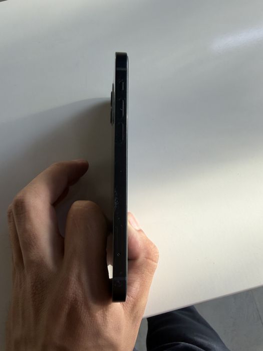 Iphone 12 o’zi bu