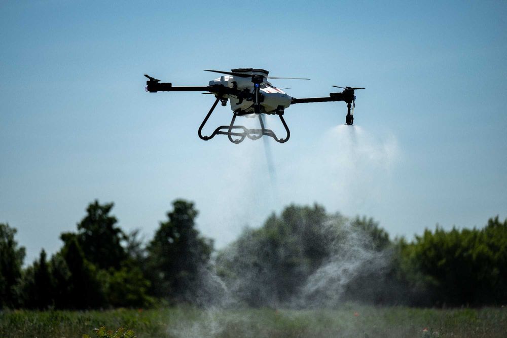 Drone agricole ABZ L30 pulverizare pentru irigatii, aplicare pesticide