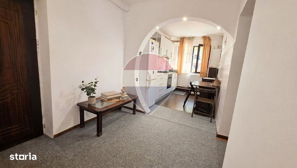 Apartament 3 camere , Podu Pos, Decomandat
