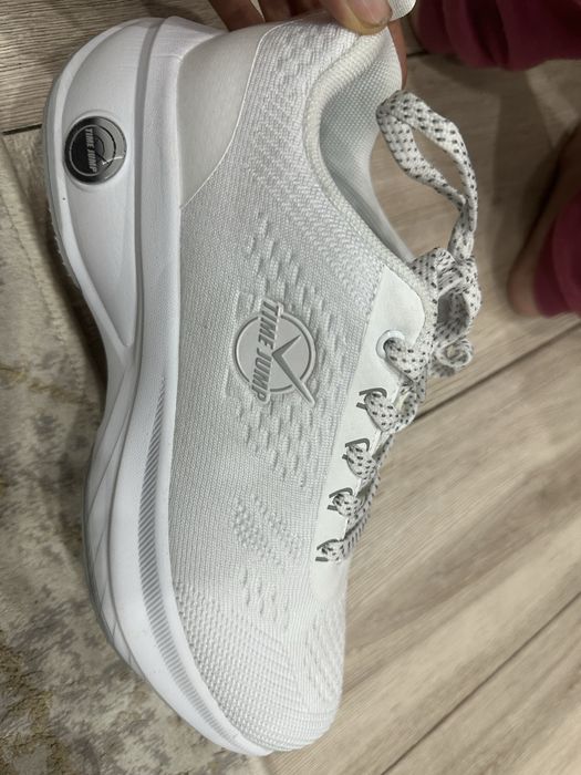 Кроссовки 38 размер