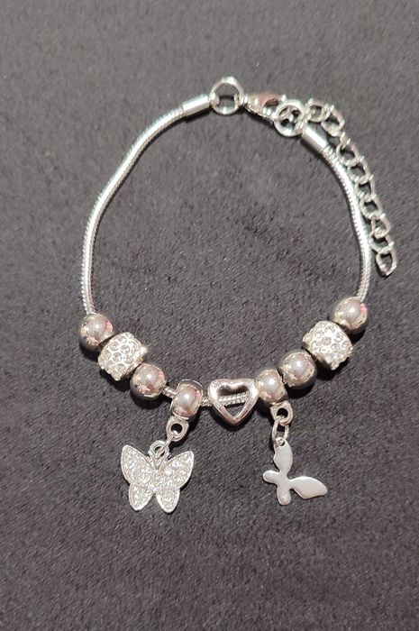 Дамска гривна с пеперуди и камъни