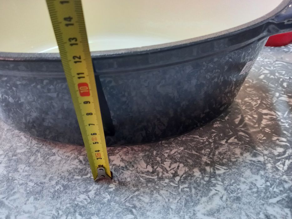 Cratiță fontă emailată 7,5 L pentru friptură de rață la cuptor