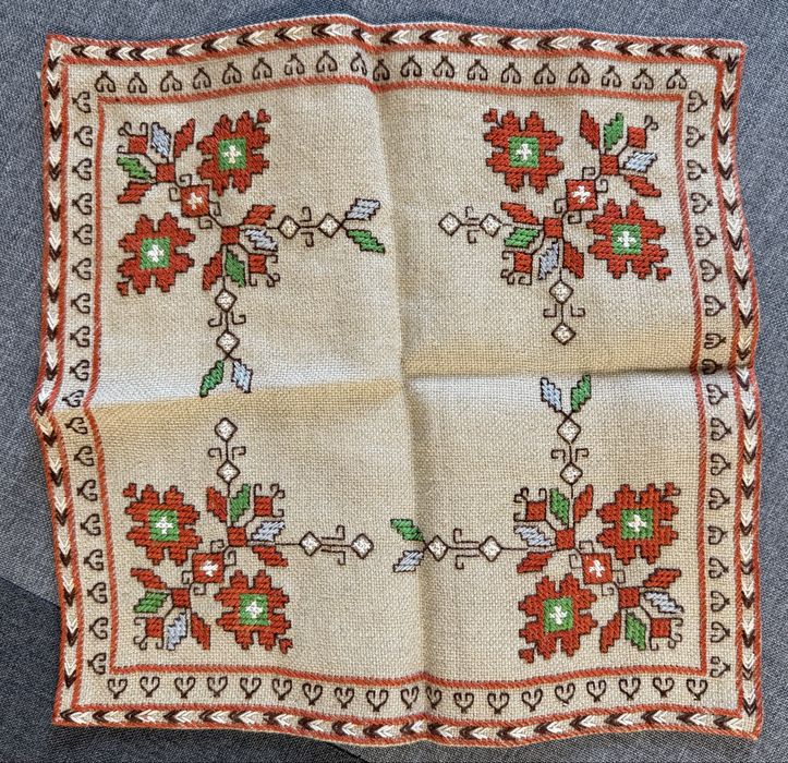 Автентична българска шевица – ръчна бродерия