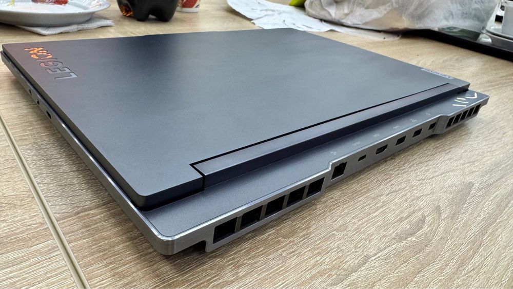 LENOVO LEGION 7 / AMD Ryzen 7 6800H / 1 TB (16 GB RAM) / AMD RX 6700M