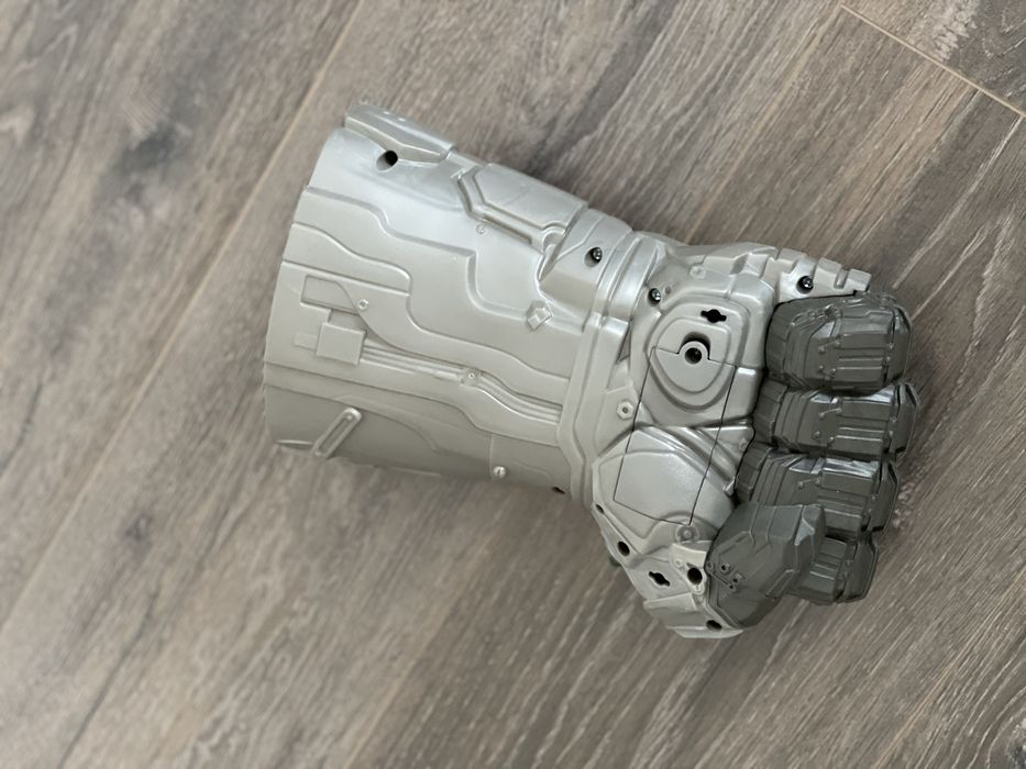 Перчатка бесконечности Marvel оригинал