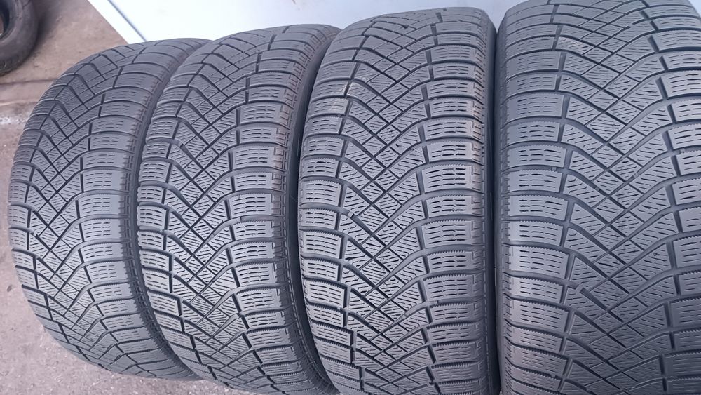 225/50/17 Pirelli