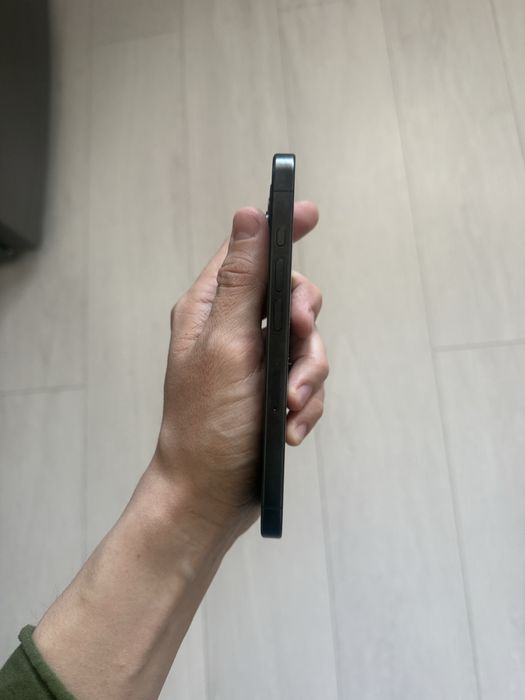 Продам Iphone 15 pro (256gb)
