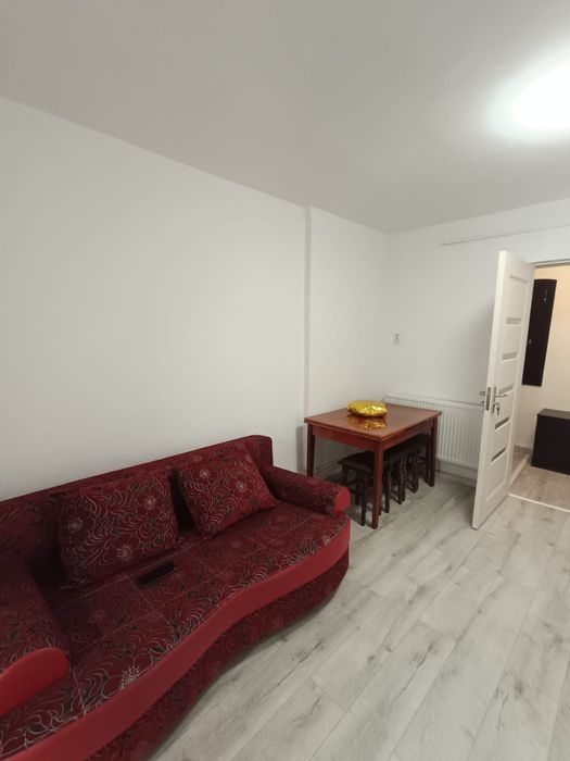 Inchiriez apartament 3 camere