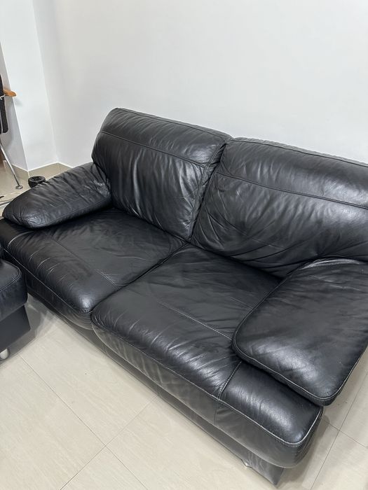 Vând 2 canapele de piele și 1 fotoliu - stare f bună