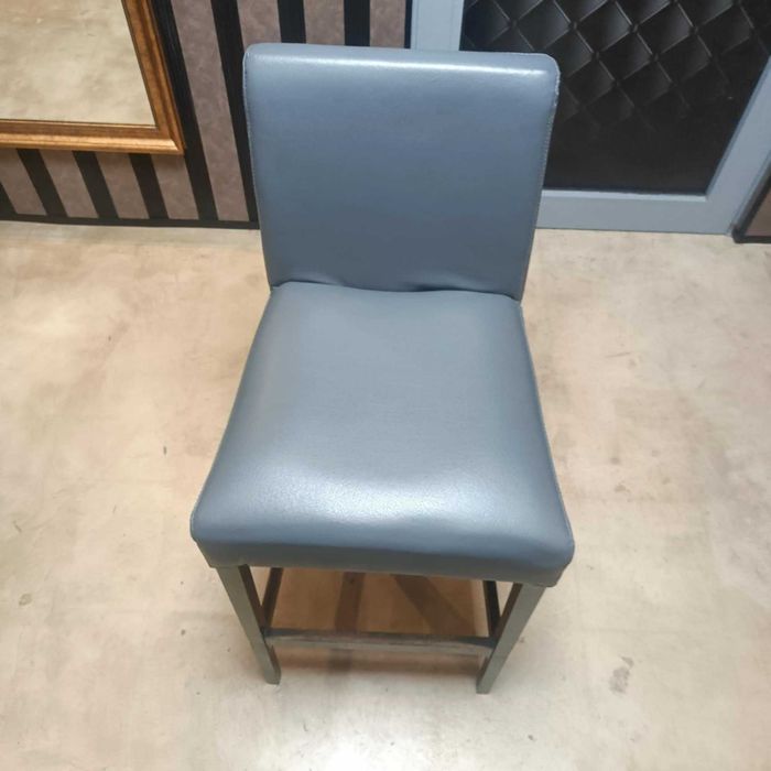 Бар столове дърво и кожа