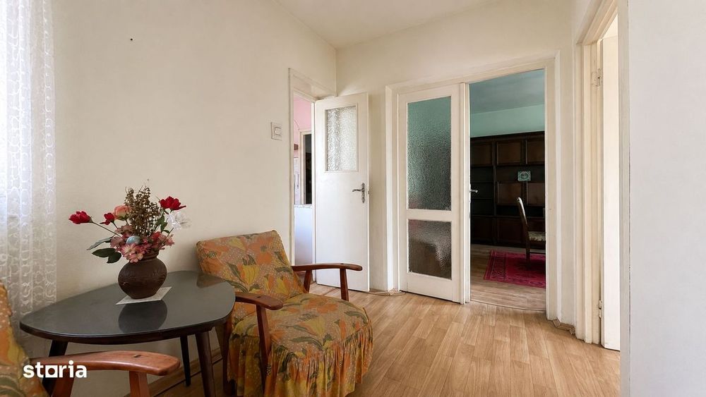 Apartament cu 3 camere, Rogerius, Etaj 3