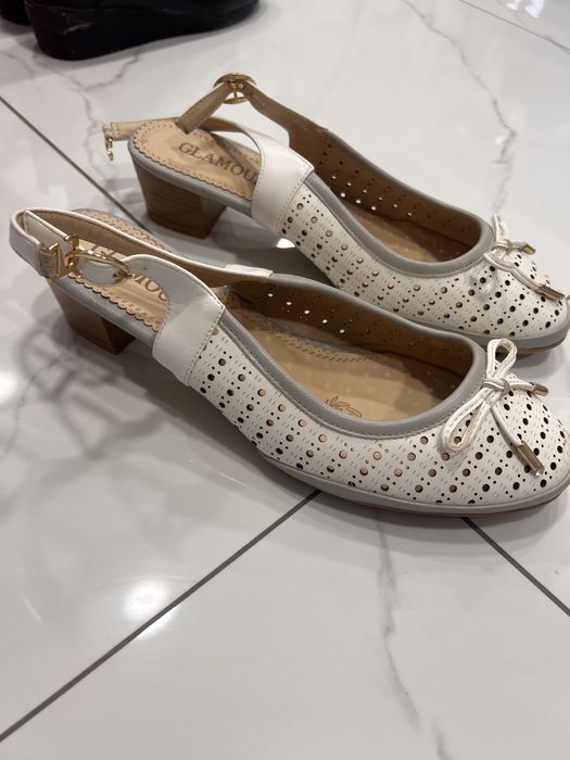 Продам босоножки