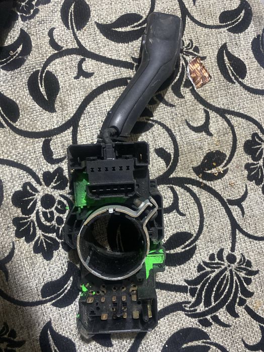 Подрудевой переключатель Гольф 4/ Бора оригинал