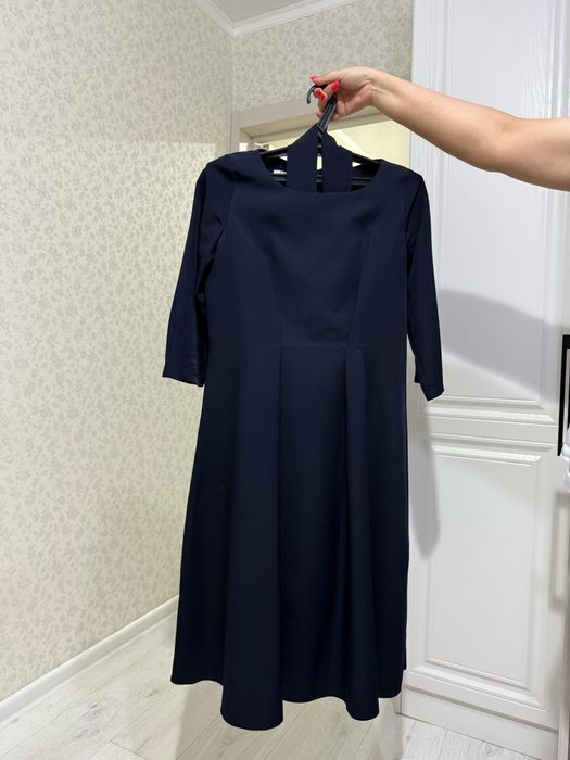 Продам 2 платья в отличном состоянии